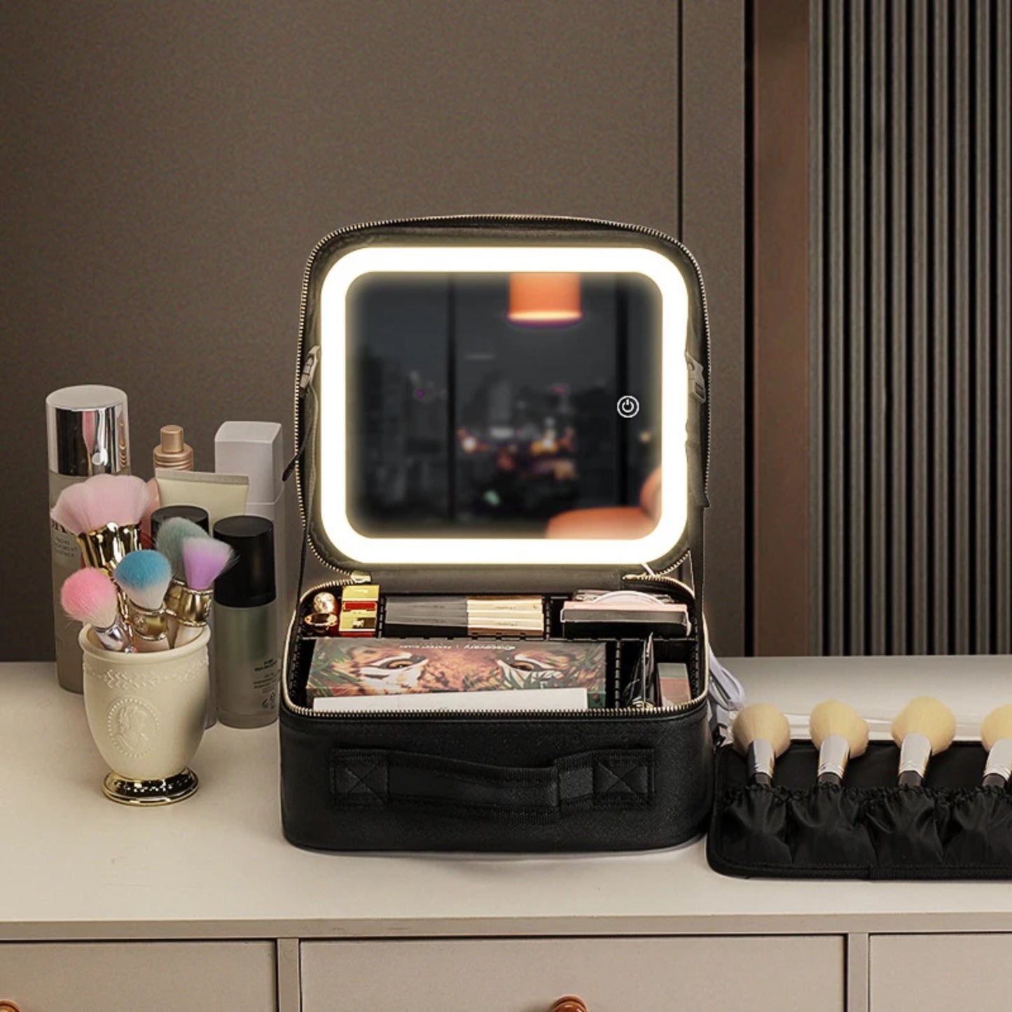 Estuche de maquillaje con espejo y luz LED